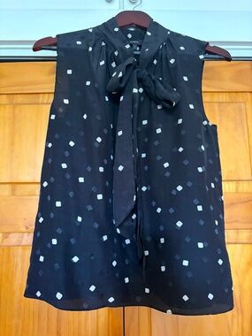 NWT 100% Silk Theory The Scarf Top Size Small Black Square Print P#ssy Bow